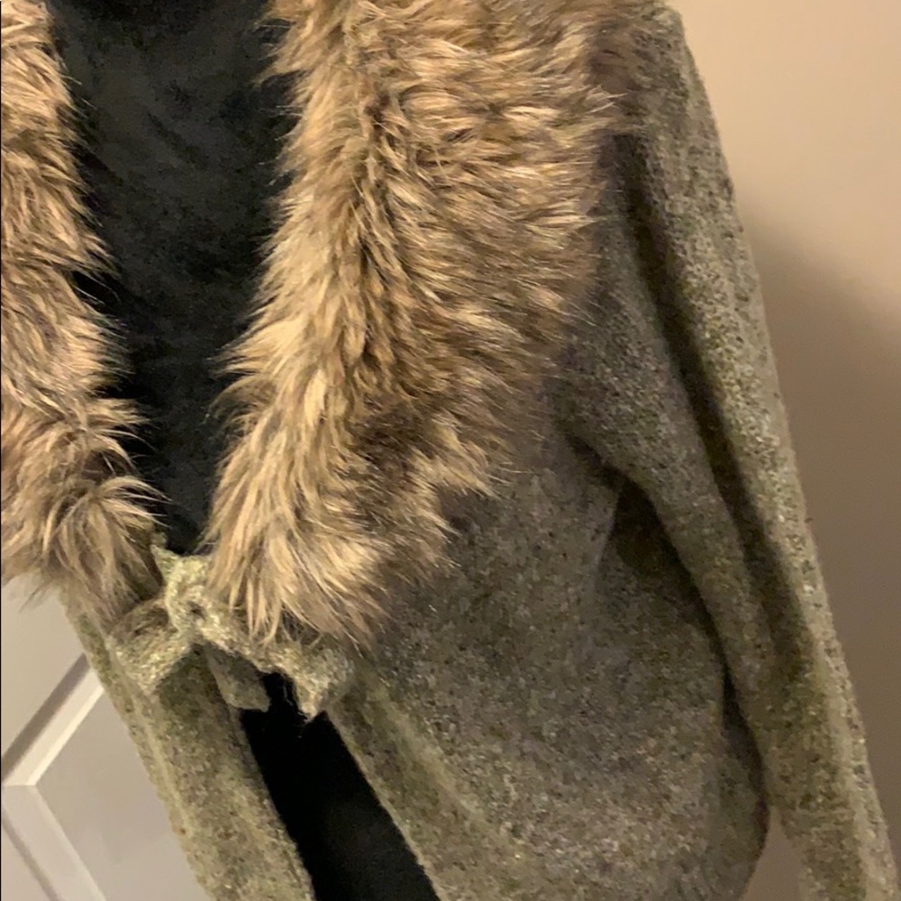 🆕Fever Cardigan w/ Removable Faux Fur Collar - Picture 12 of 16